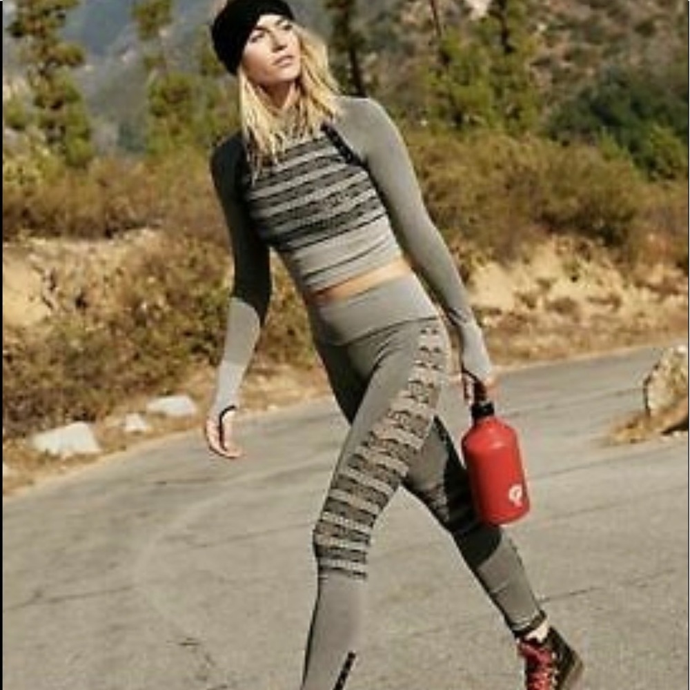 Free People Women’s grey and black leggings